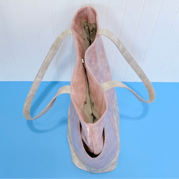 Coco+Carmen Vegan Leather Elegant Pink shoulder bag - Picture 8 of 17